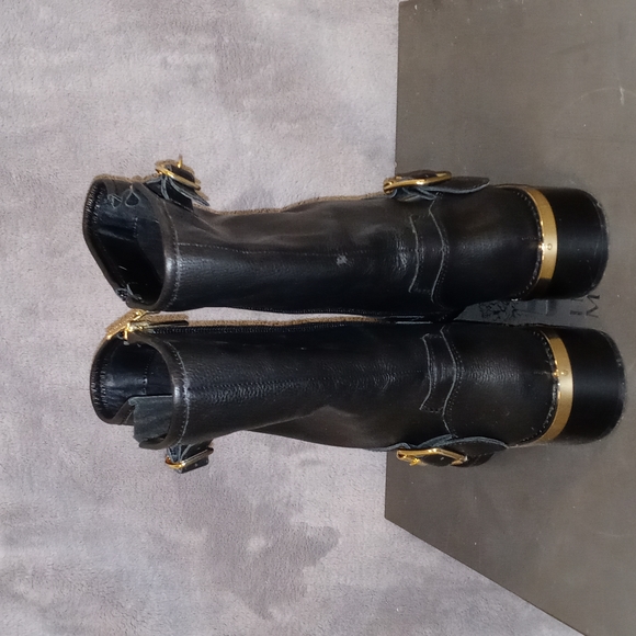 0201 Vince Camuto Wendeema Leather Boots - Picture 4 of 11